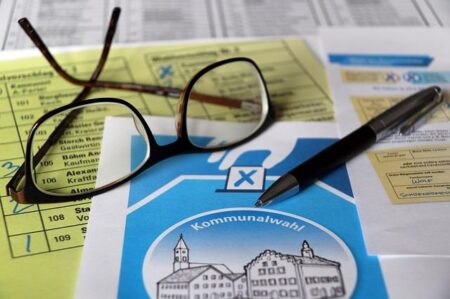 Germany’s Far Right Stirs Business Fears Ahead of State Vote – Bloomberg.com